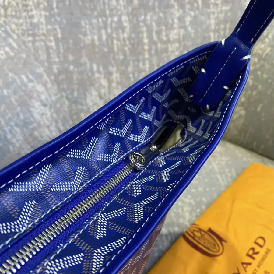 Goyard Bohème Hobo Bag Lightweight and Versatile
