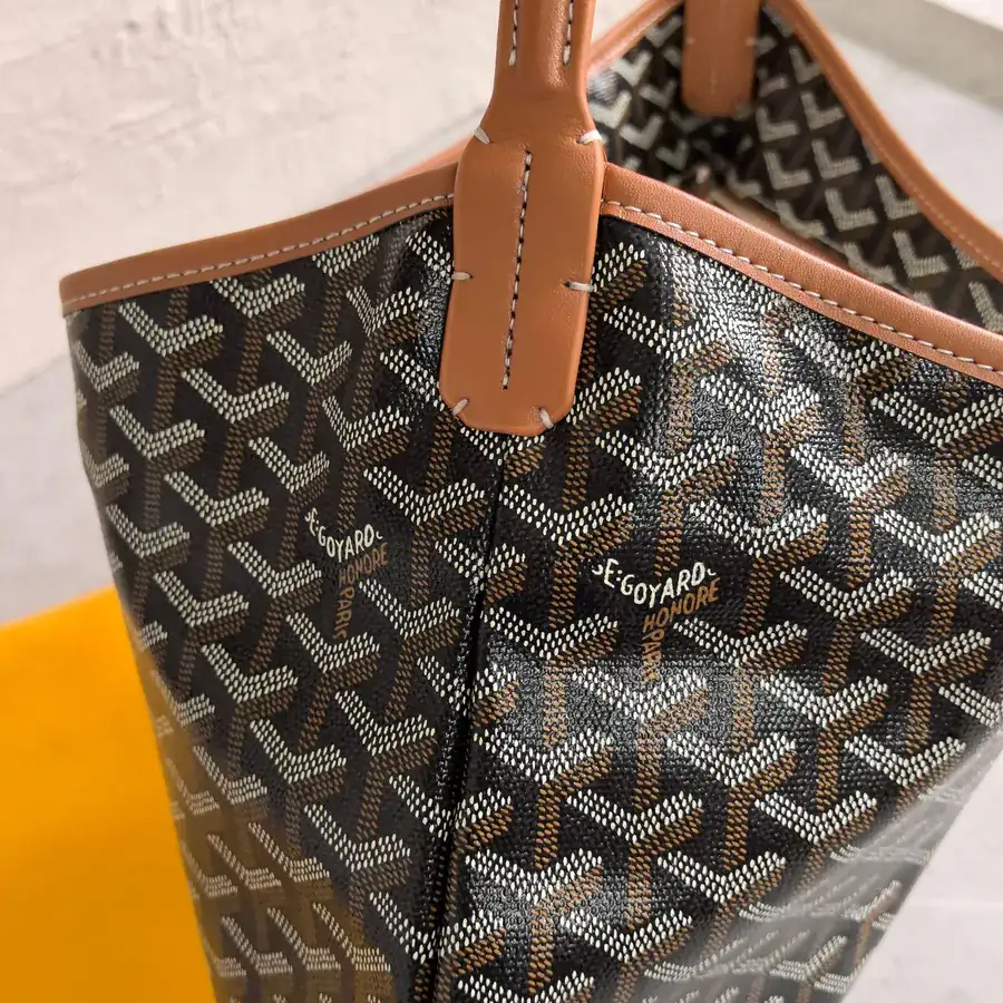 Goyard Hobo with Silk Print, Elegant and Casual