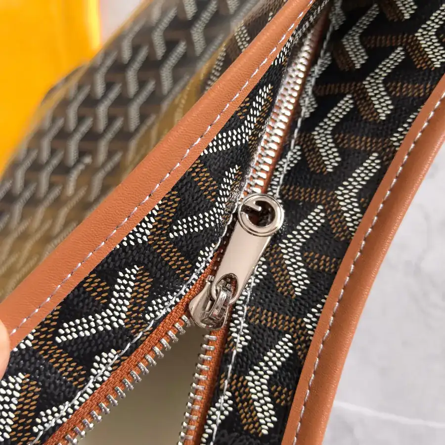 Goyard Hobo with Silk Print, Elegant and Casual