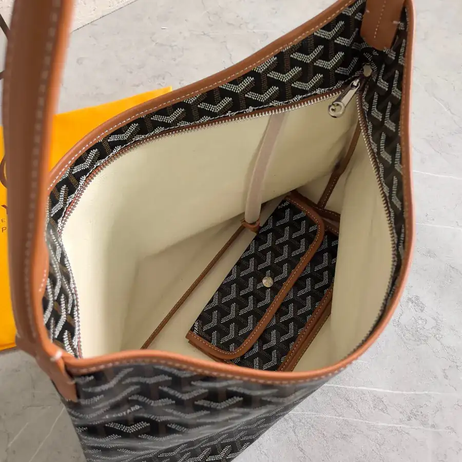 Goyard Hobo with Silk Print, Elegant and Casual