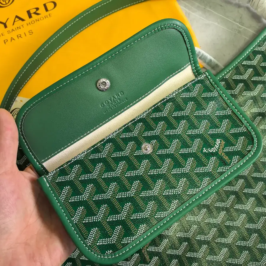 Goyard Hobo Bag Elegant and Casual