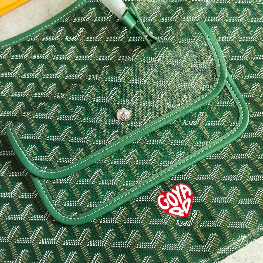 Goyard Hobo Bag Elegant and Casual