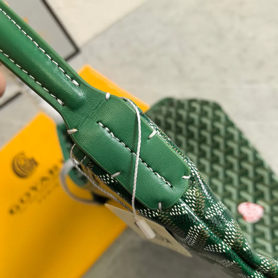 Goyard Hobo Bag Elegant and Casual