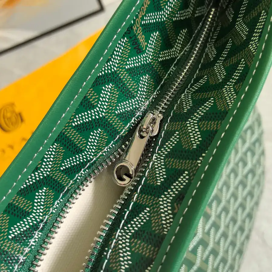 Goyard Hobo Bag Elegant and Casual