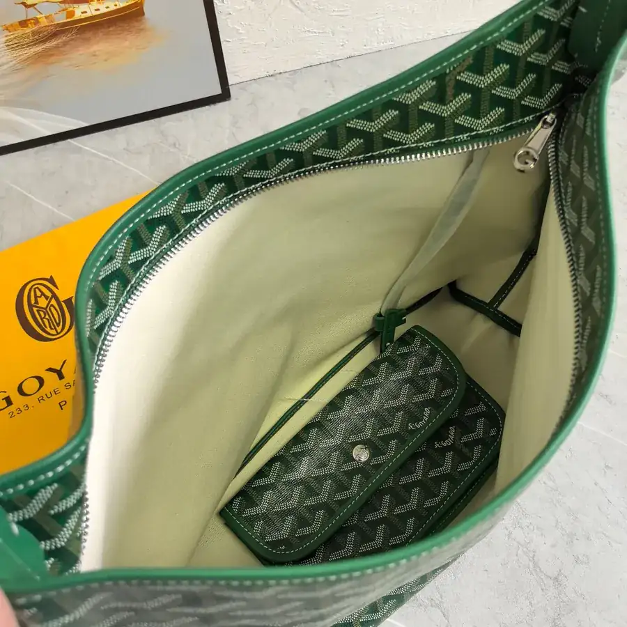 Goyard Hobo Bag Elegant and Casual
