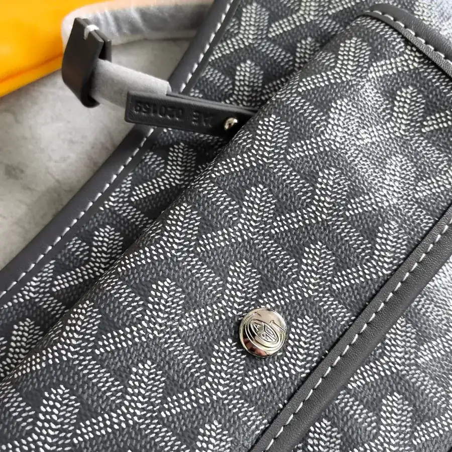 Goyard Hobo with Silk Print, Elegant and Casual