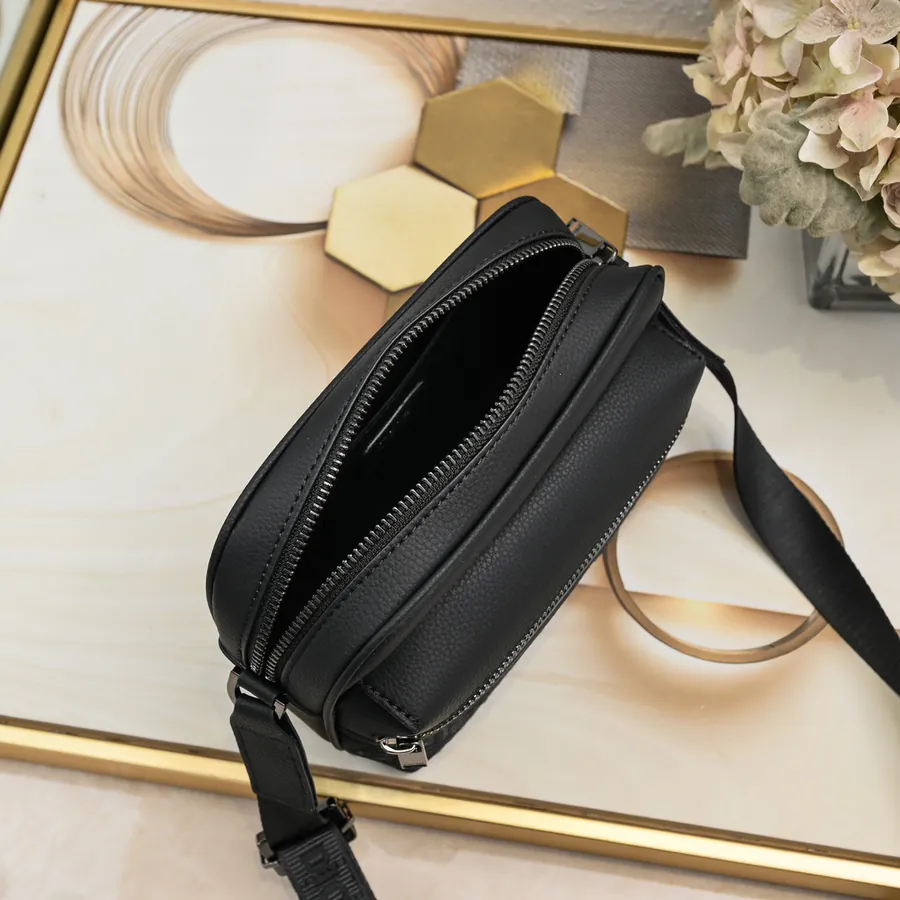 Rider 2.0 Zip Messenger Bag Small Size