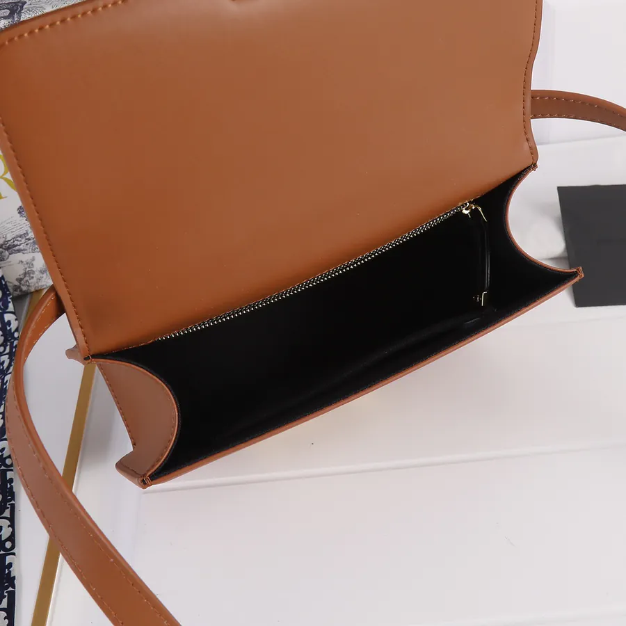 Dior 30 Montaigne Bucket Bag in Brown
