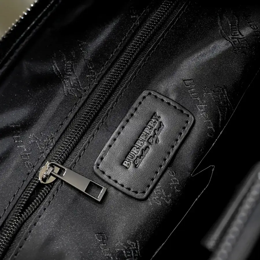 Burberry 8821 Men's Bag Premium Quality