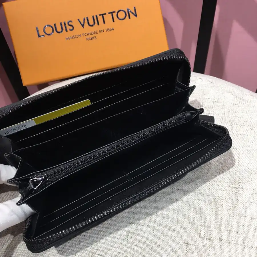 LV 6076 Single Handle Bag in Top Grain Calfskin