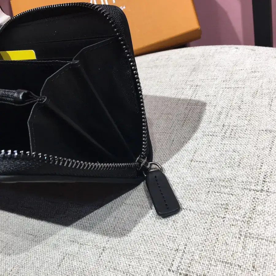 LV 6076 Single Handle Bag in Top Grain Calfskin
