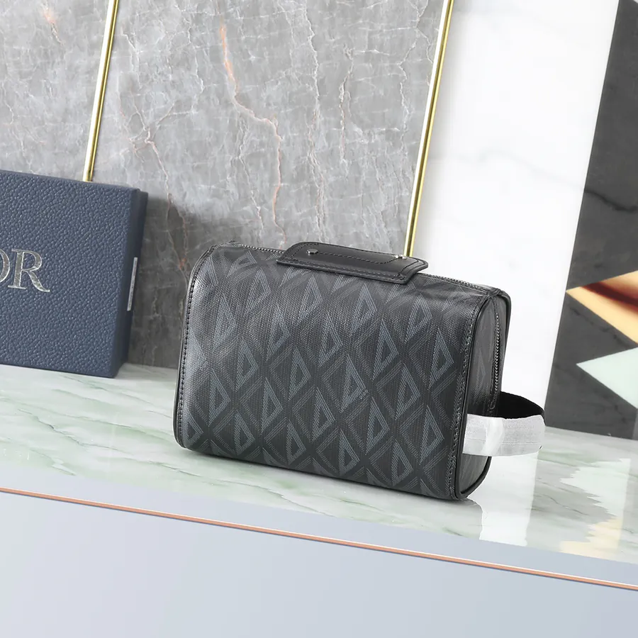 Lingot Washbag with Diamond Pattern Black