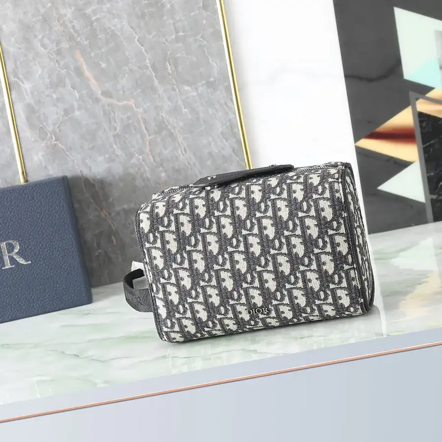 Lingot Oblique Print Washbag Cream and Black