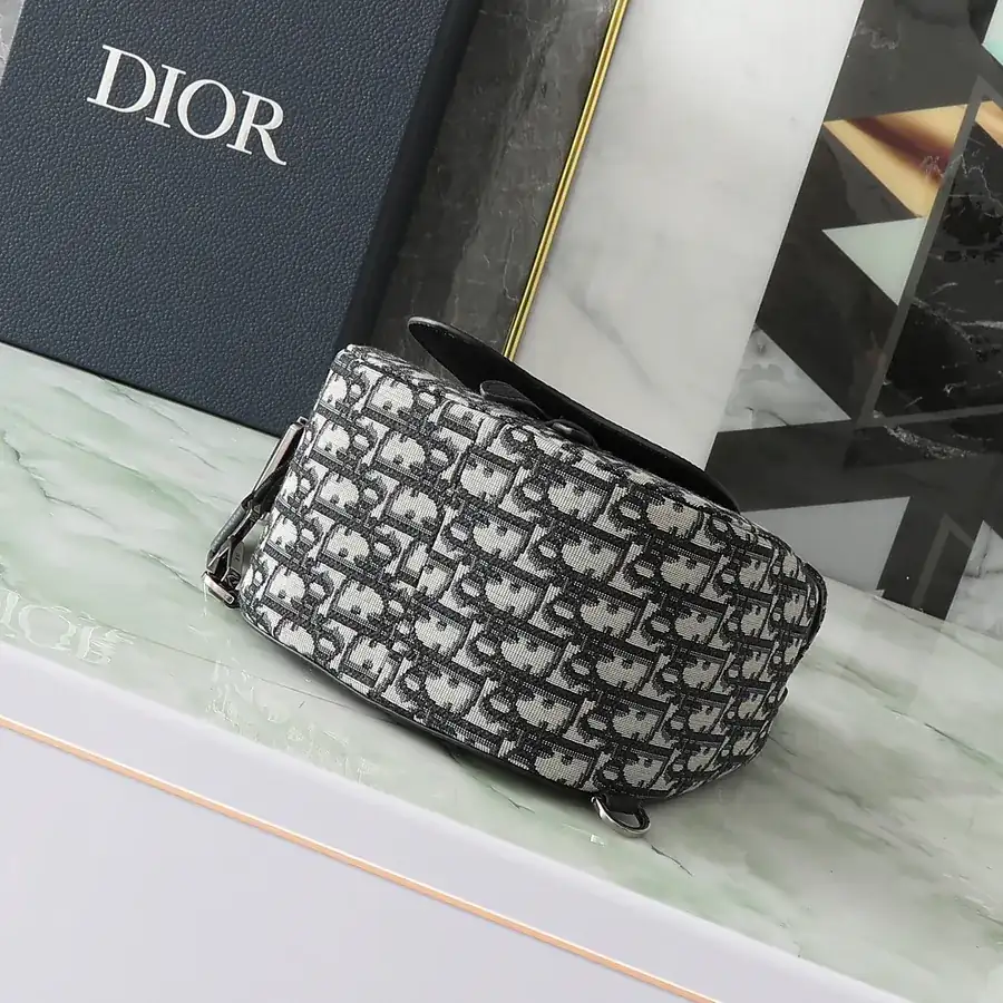 Gallop Shoulder Bag with Cistian Logo