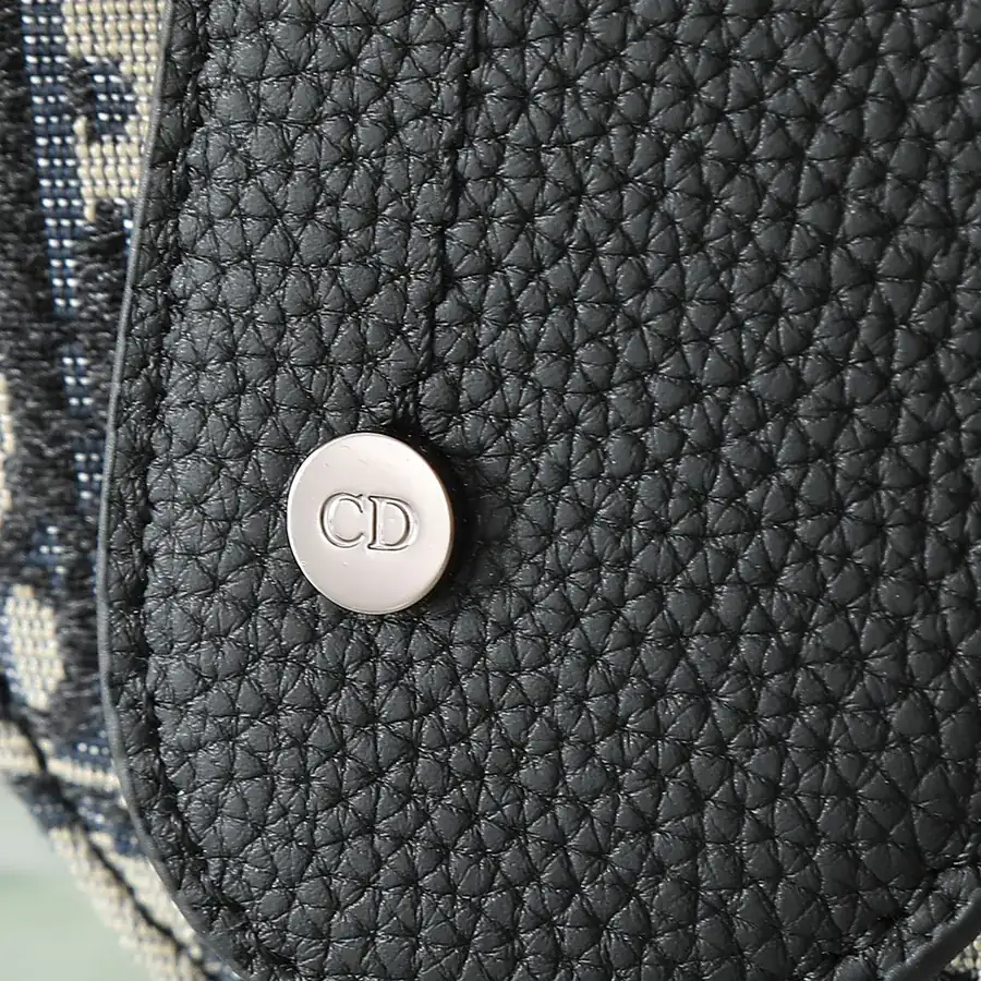 Gallop Shoulder Bag with Cistian Logo