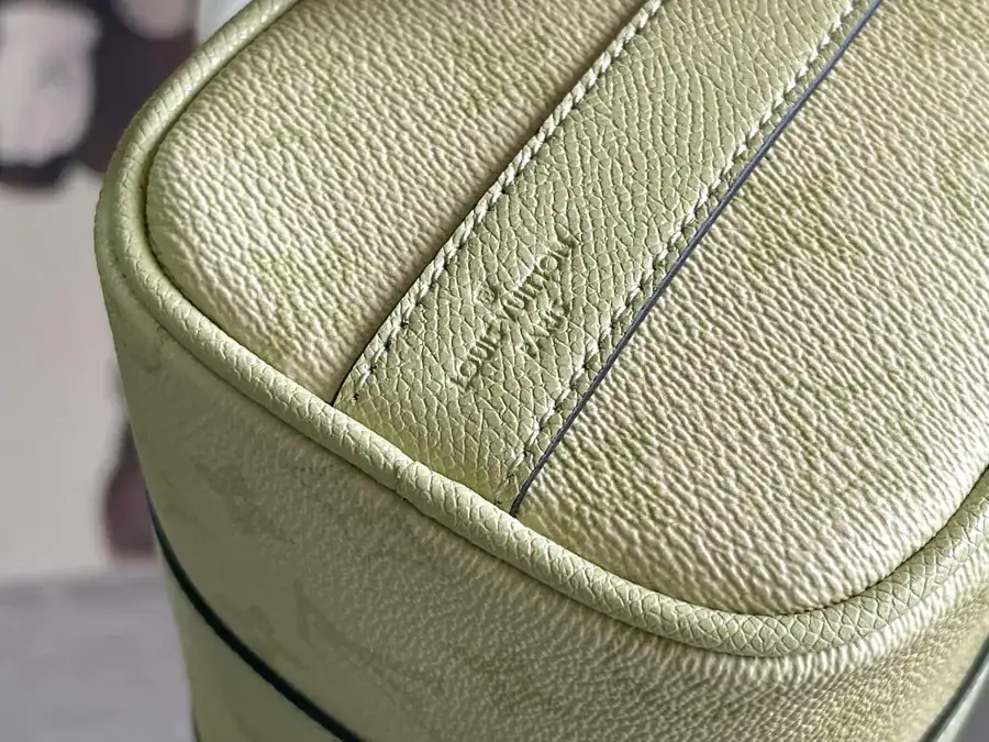 Louis Vuitton Keepall 25 Shoulder Bag