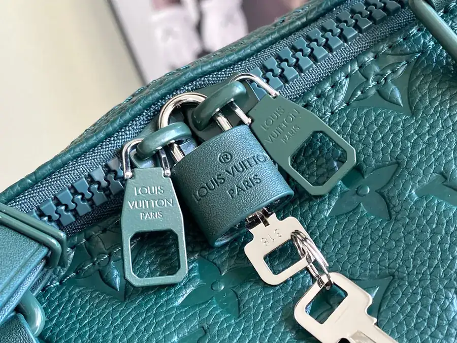 Louis Vuitton Keepall Bandoulière Travel Bag in Emerald Green