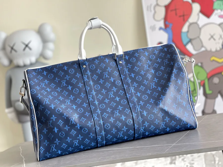LV Keepall Bandoulière 55 Travel Bag Vintage Monogram Design