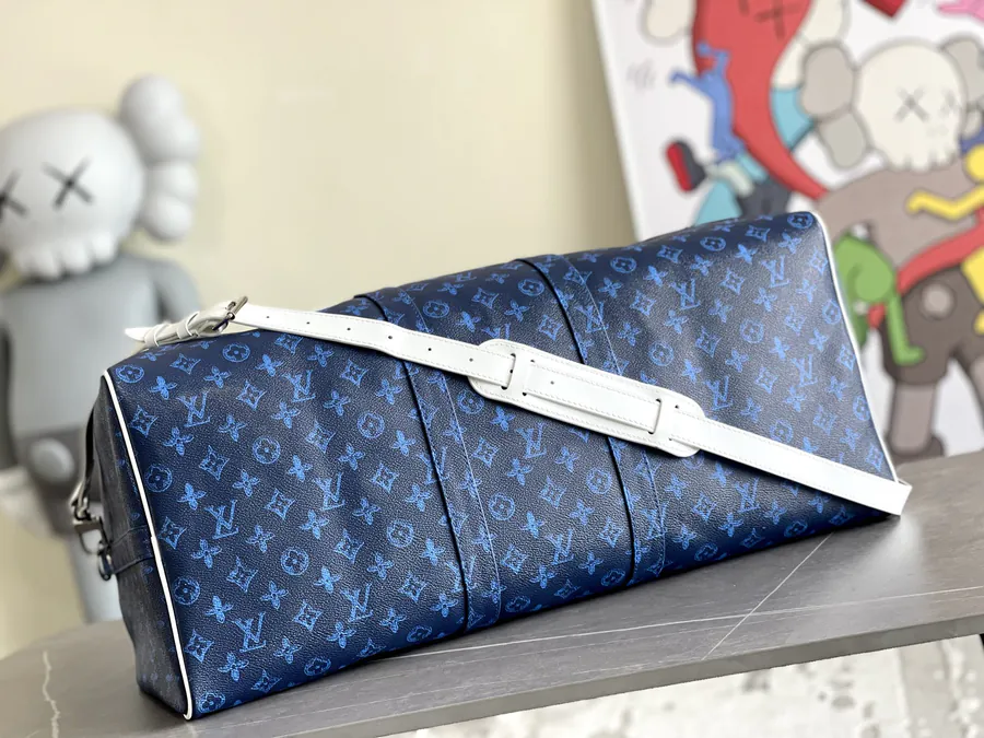 LV Keepall Bandoulière 55 Travel Bag Vintage Monogram Design