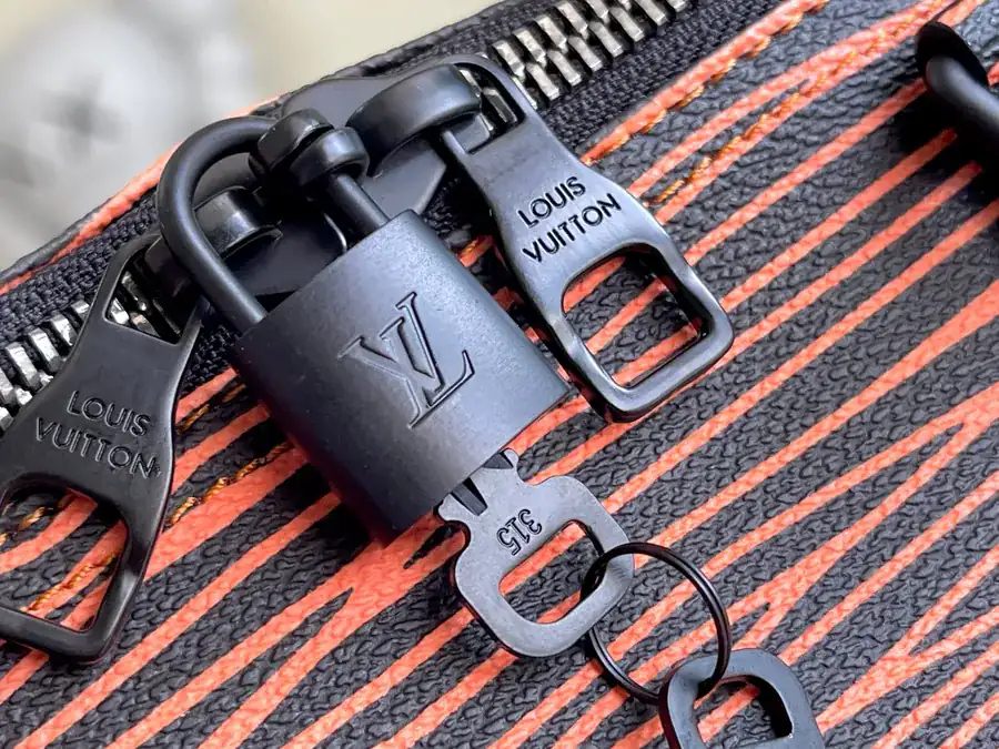 Monogram Shadow Keepall Bandoulière 50 Travel Bag