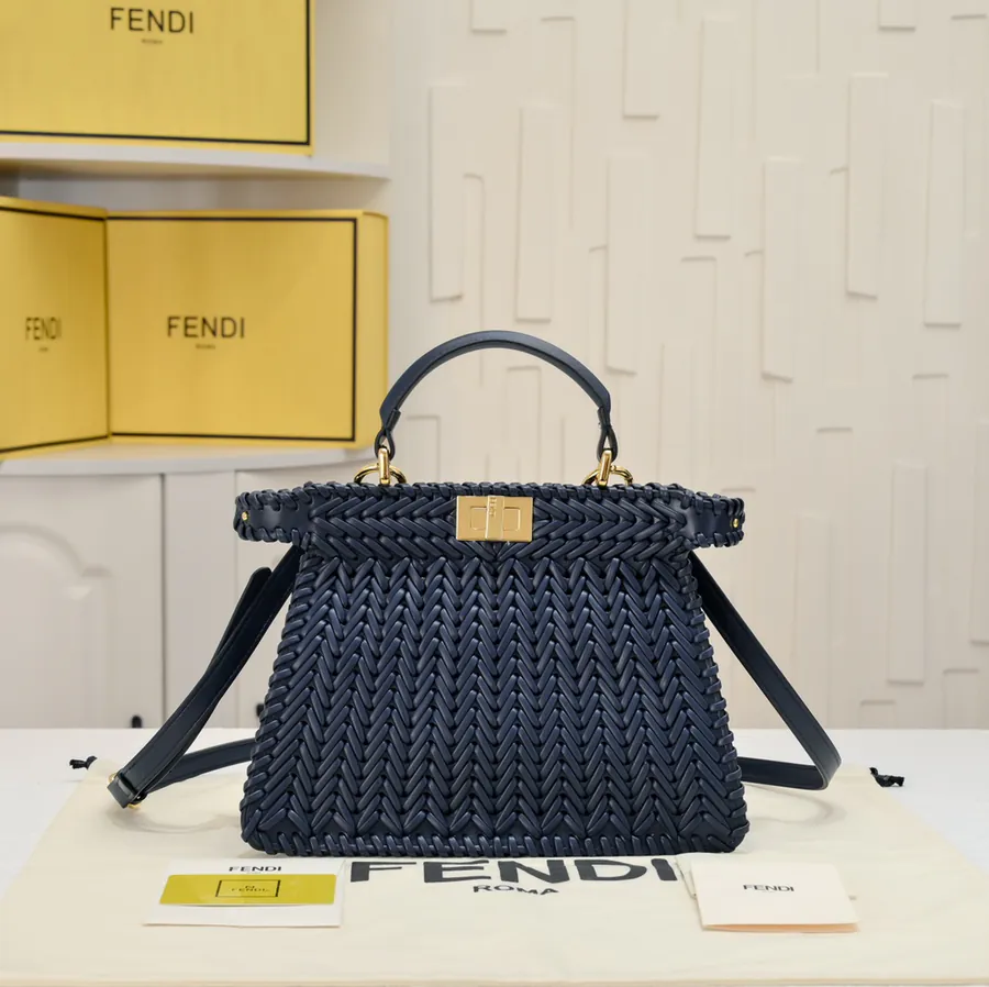 330 Model 3318 Signature BAGUETTE Handbag