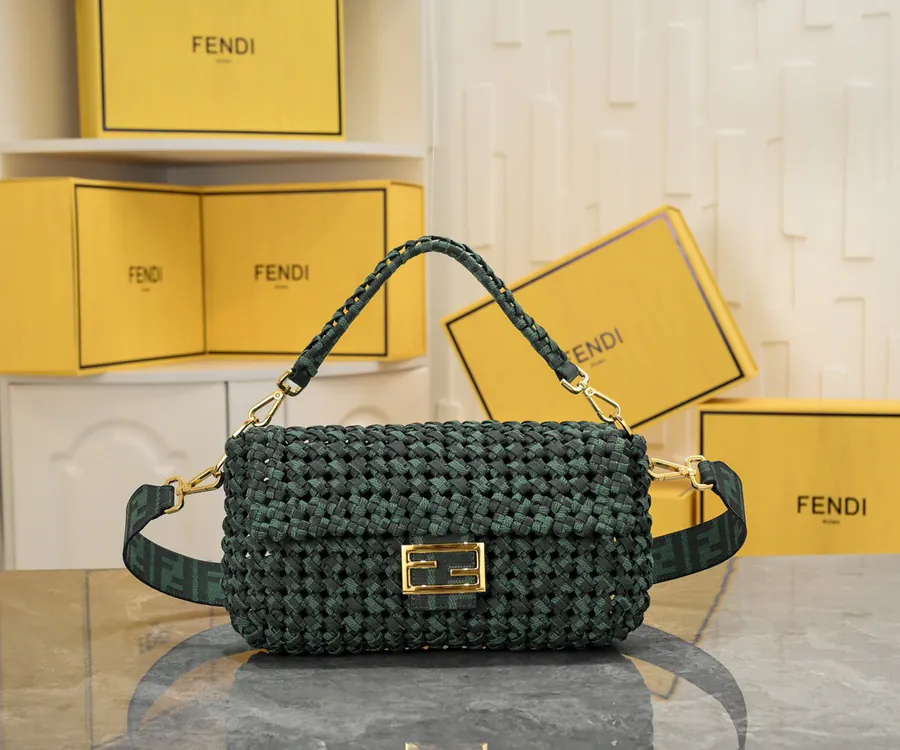 FÉNĎI Baguette Handbag Vintage Style