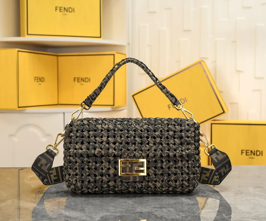 FÉNĐI Baguette Handbag Vintage Style