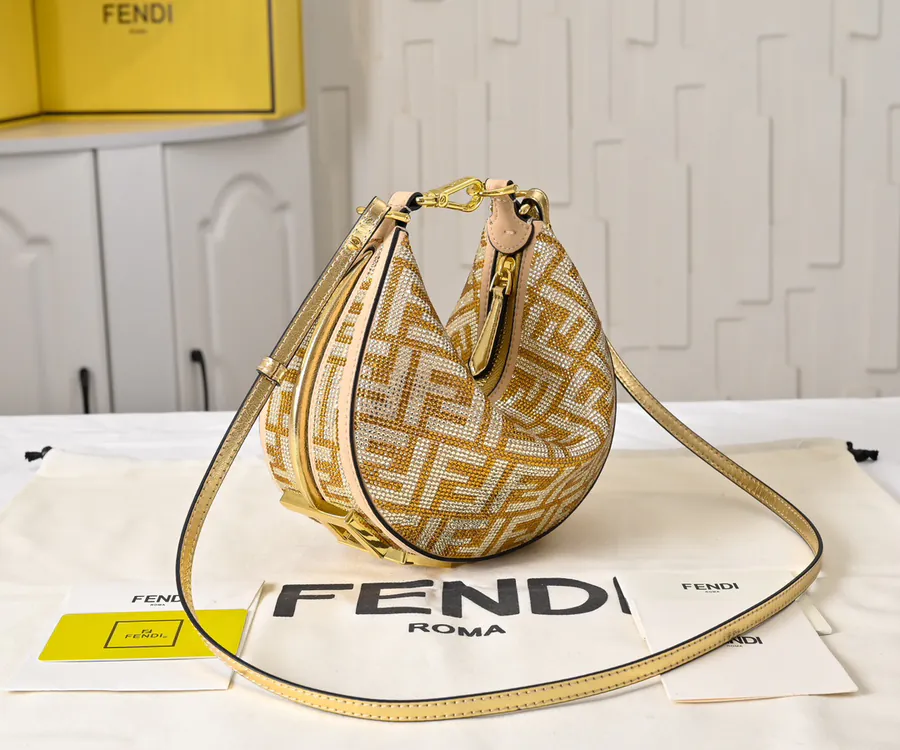 FENDI Prada腋下包 20cm尺寸
