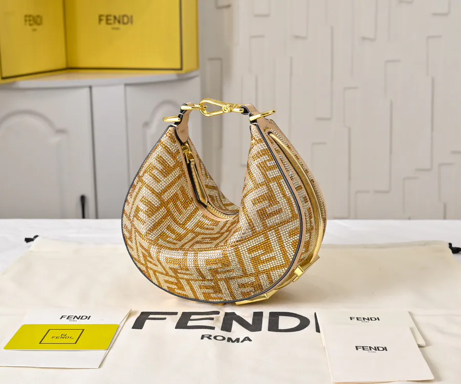 FENDI Prada腋下包 20cm尺寸