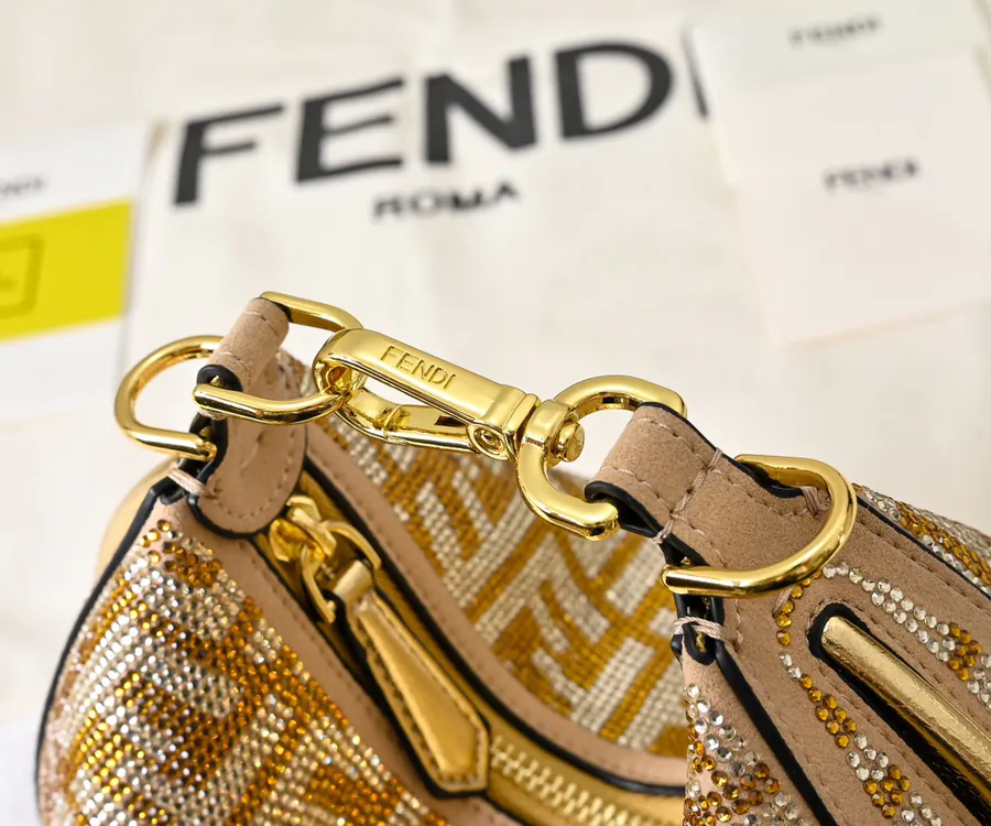 FENDI Prada腋下包 20cm尺寸
