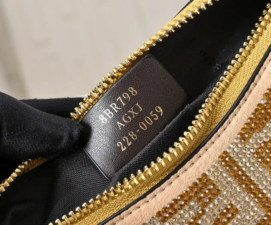 FENDI Prada腋下包 20cm尺寸
