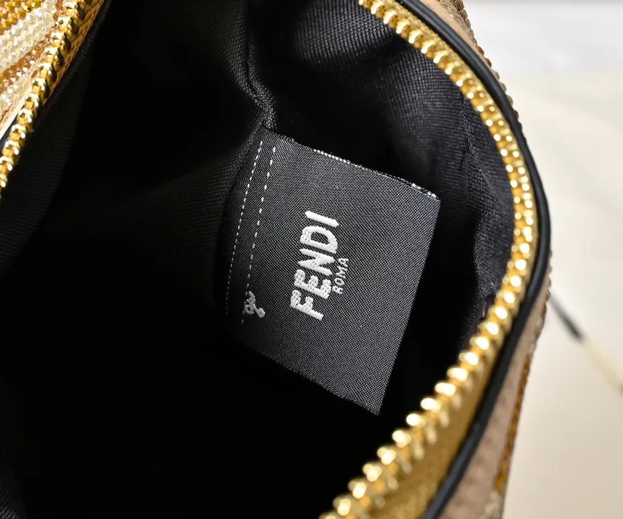 FENDI Prada腋下包 20cm尺寸