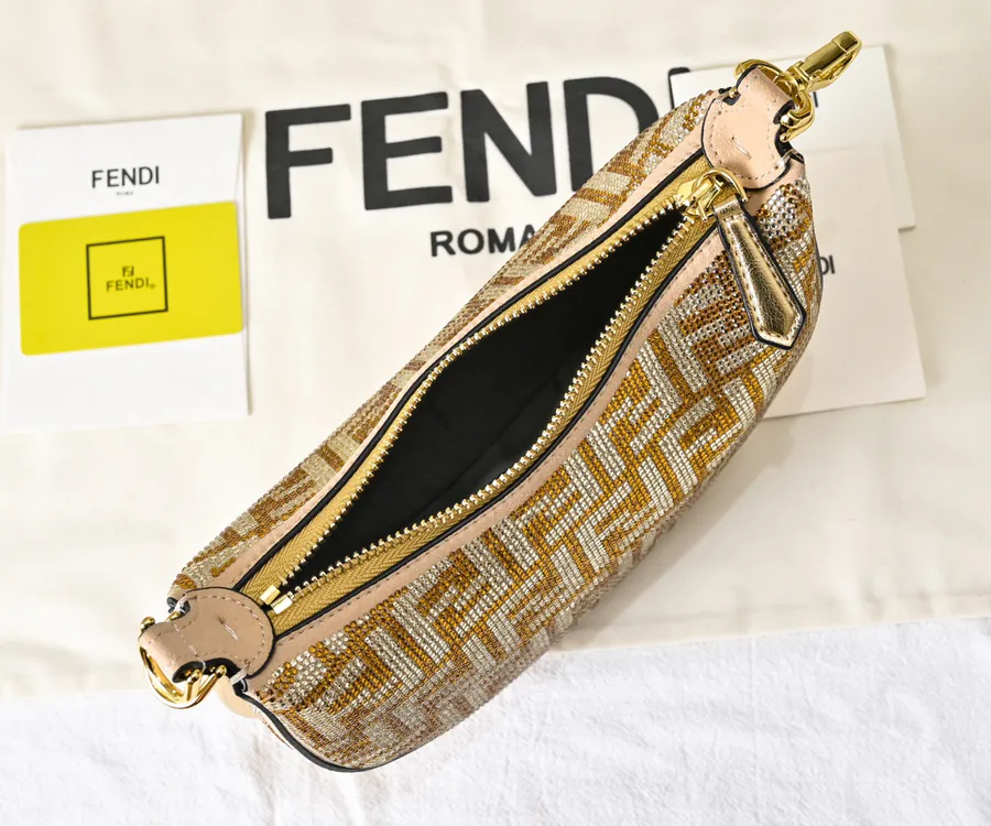 FENDI Prada腋下包 20cm尺寸