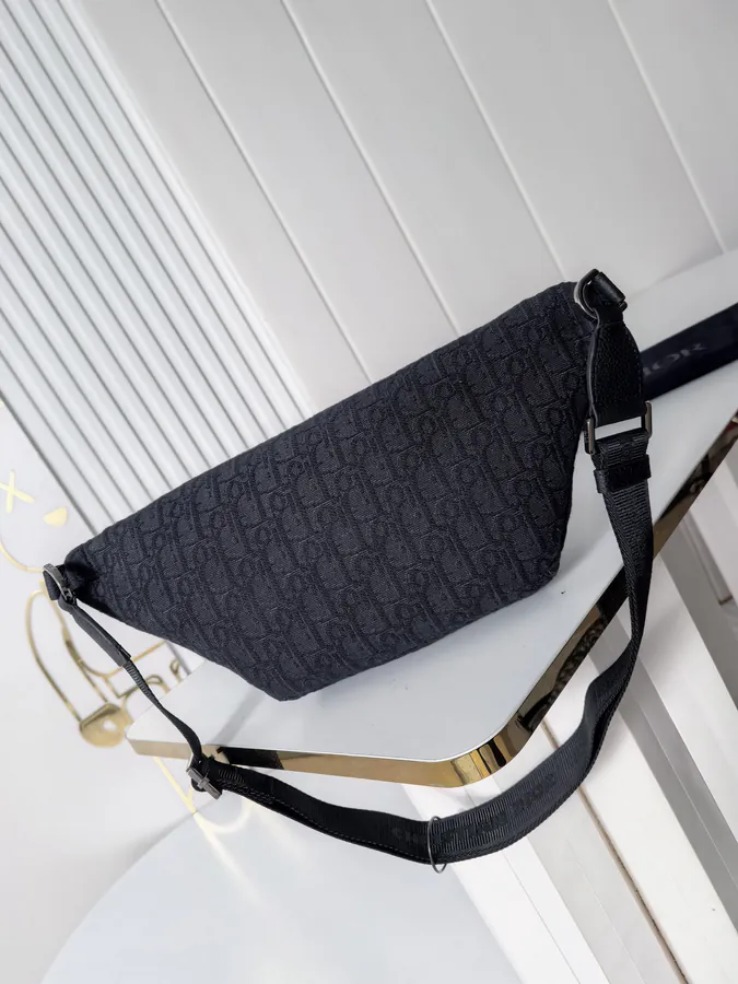 8 Spring 2025 Collection Tote Bag
