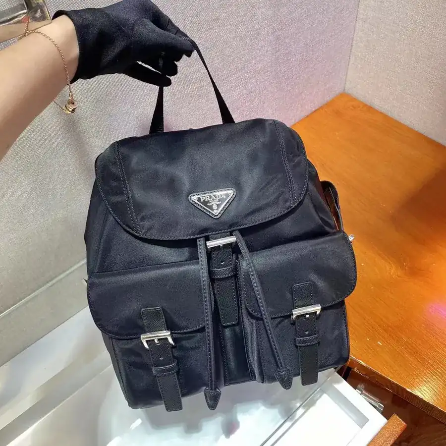 P Family Classic Shoulder Bag 1BZ677