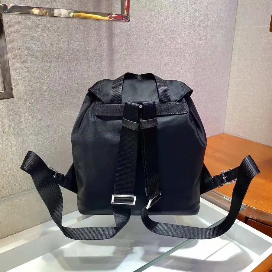P Family Classic Shoulder Bag 1BZ677