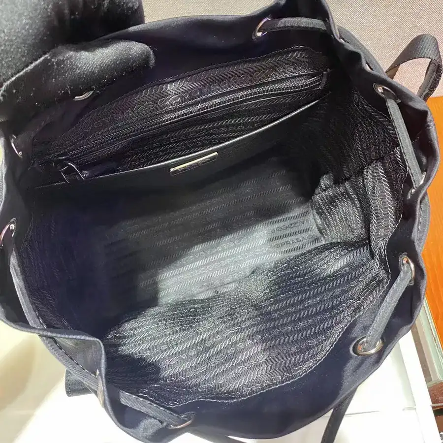 P Family Classic Shoulder Bag 1BZ677