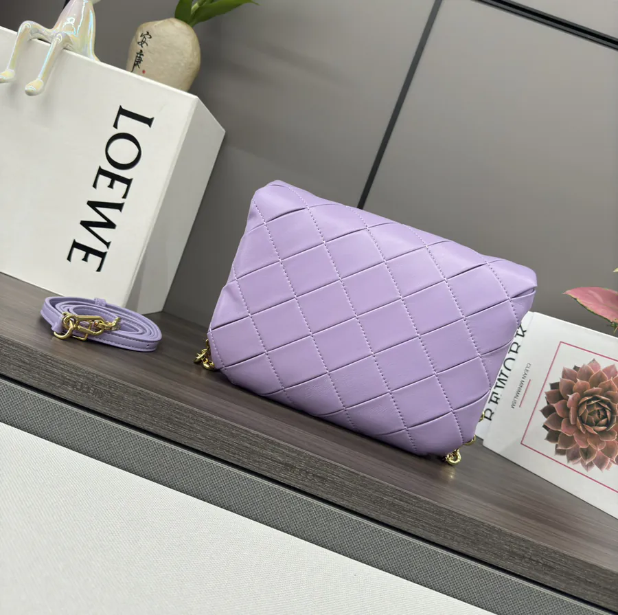 P1000.LOw℮ Goya Puffer Bucket Bag