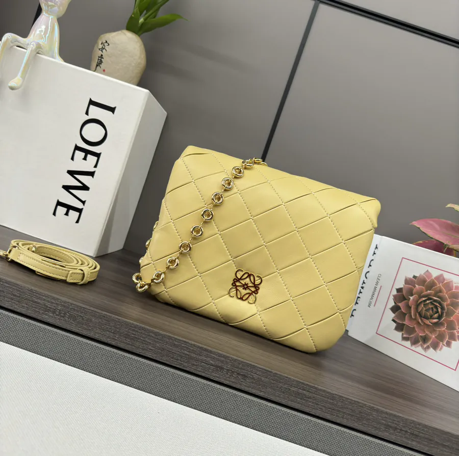 P1000.LOw℮ Goya Handbag