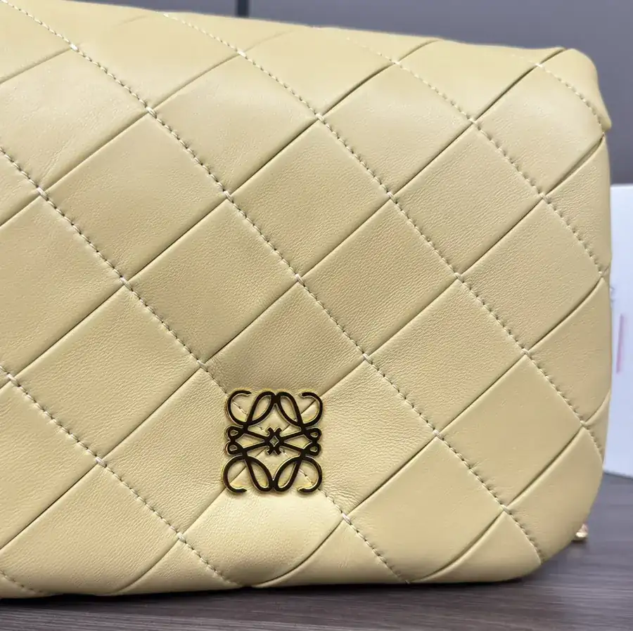 P1000.LOw℮ Goya Handbag
