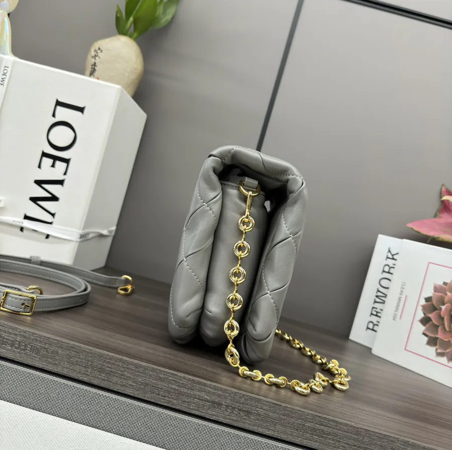 P1000.LOw℮ Goya Puffer Bucket Bag