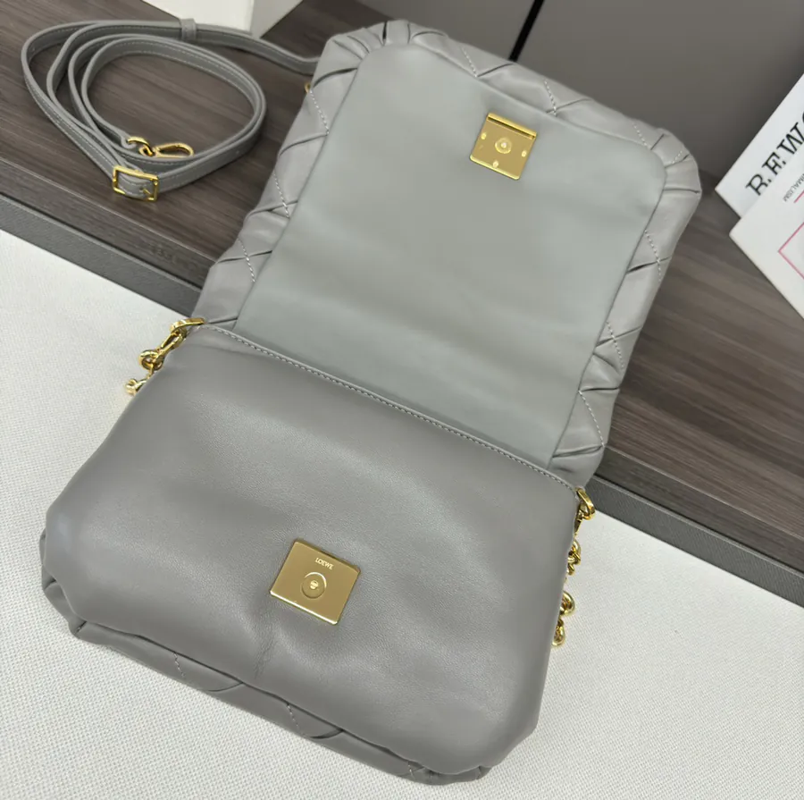 P1000.LOw℮ Goya Puffer Bucket Bag
