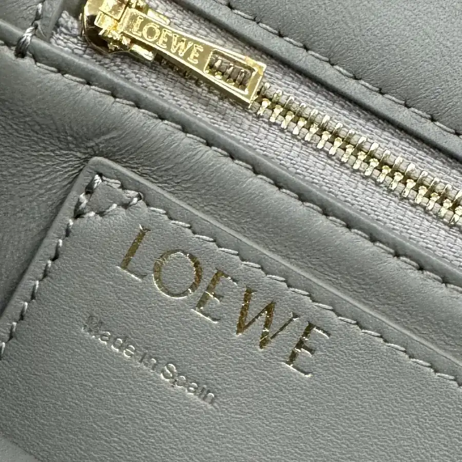 P1000.LOw℮ Goya Puffer Bucket Bag
