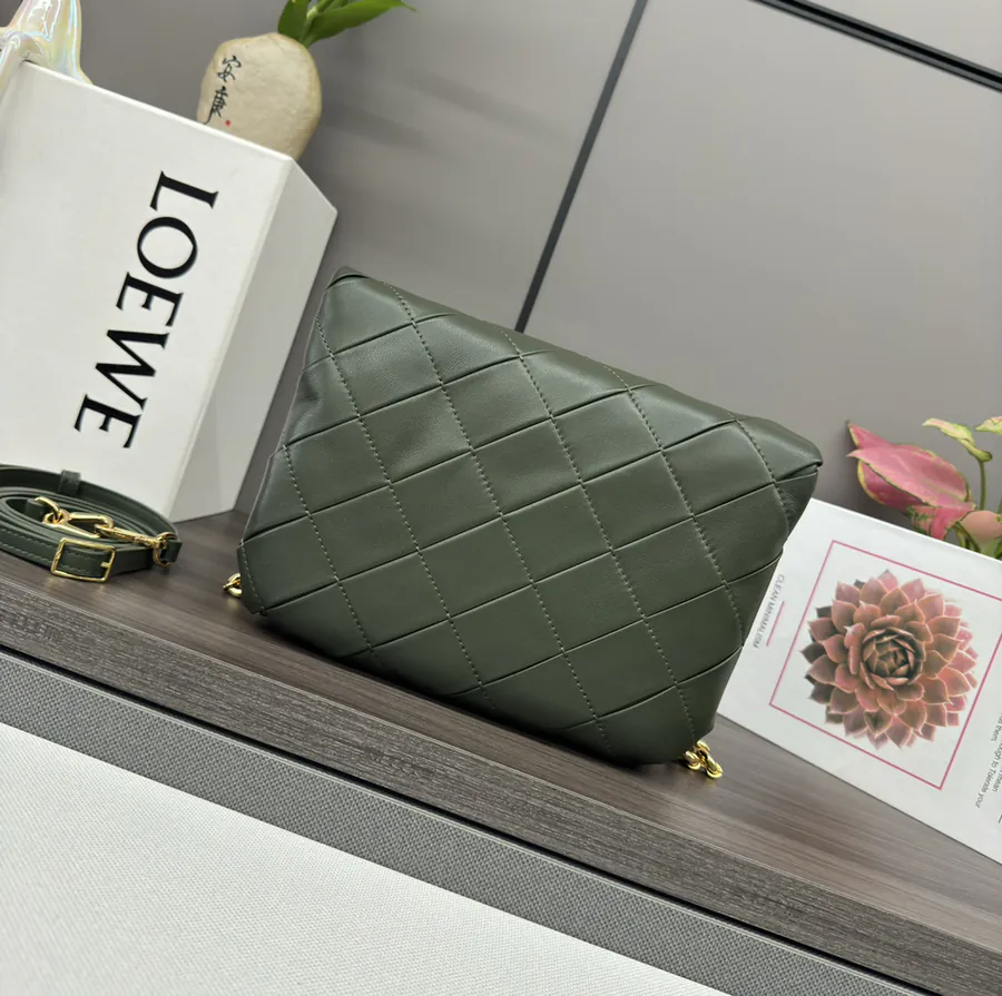 P1000.LOw℮ Goya Puffer Bucket Bag