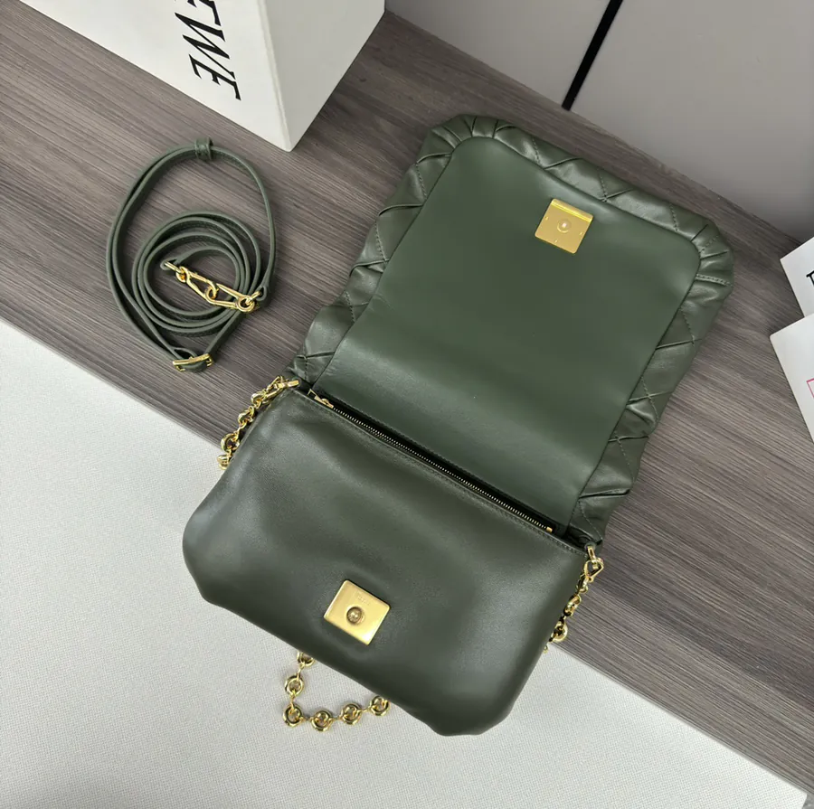 P1000.LOw℮ Goya Puffer Bucket Bag