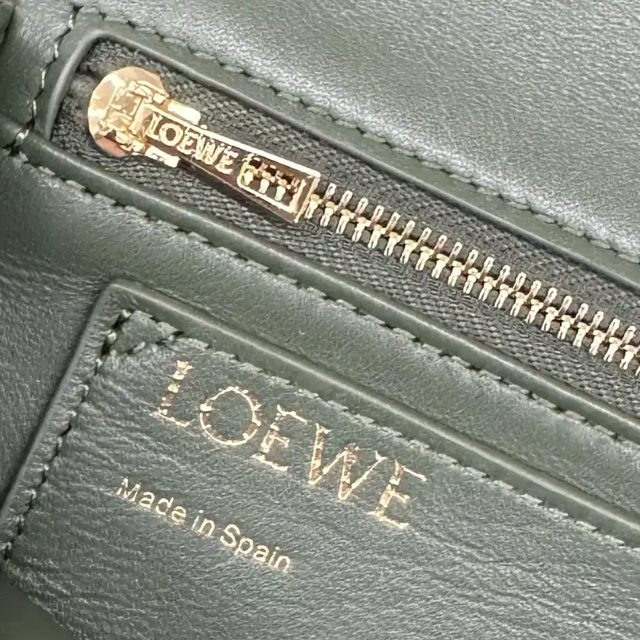 P1000.LOw℮ Goya Puffer Bucket Bag