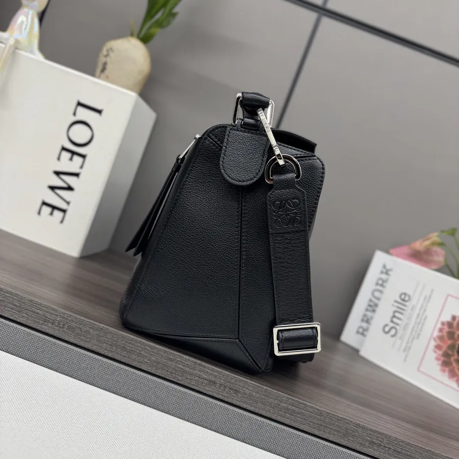 P850.LOw℮ Puzzle Handbag in Soft Deer Leather
