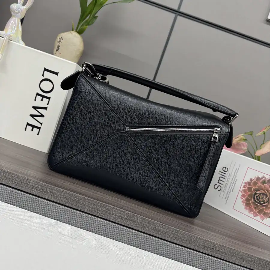 P850.LOw℮ Puzzle Handbag in Soft Deer Leather