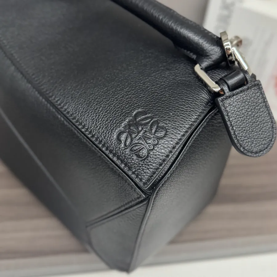 P850.LOw℮ Puzzle Handbag in Soft Deer Leather