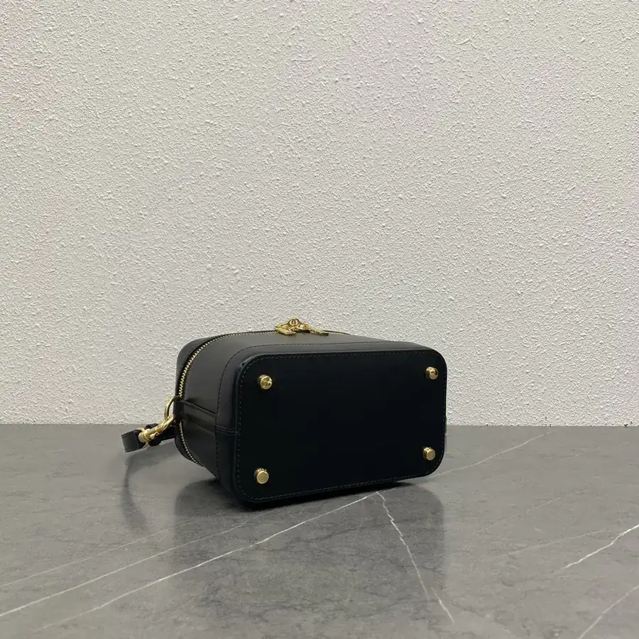 CE VANITY Cosmetic Bag Classic Design, Elegant and Practical